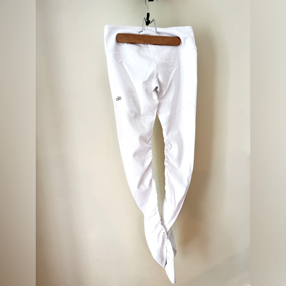 Alo leggings white